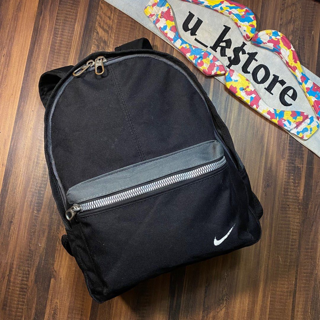 nike mini backpack, Barang Mewah, Tas & Dompet di Carousell