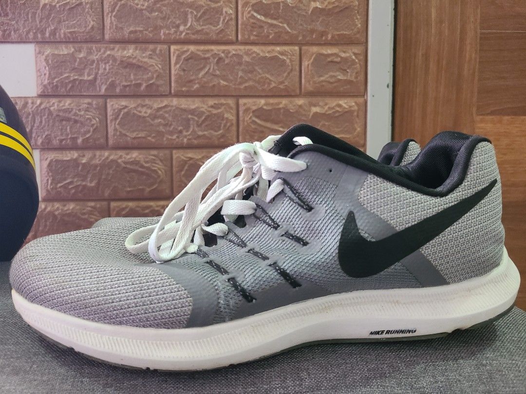 Nike Run Swift Running Shoe UK9, Men's Fashion, Activewear on Carousell