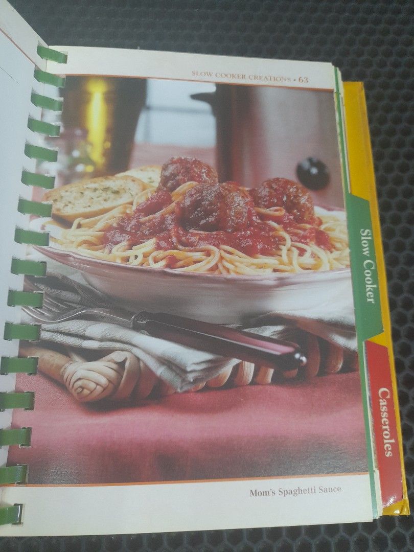 One Dish Cookbook, Slow Cooker, Casseroles (Category: Cookware & Accessories) located in Pasay City. Submitted by ayin3 (Listing ID 1265918249, Image 2). Description: item is in excellent conditions pm for order.