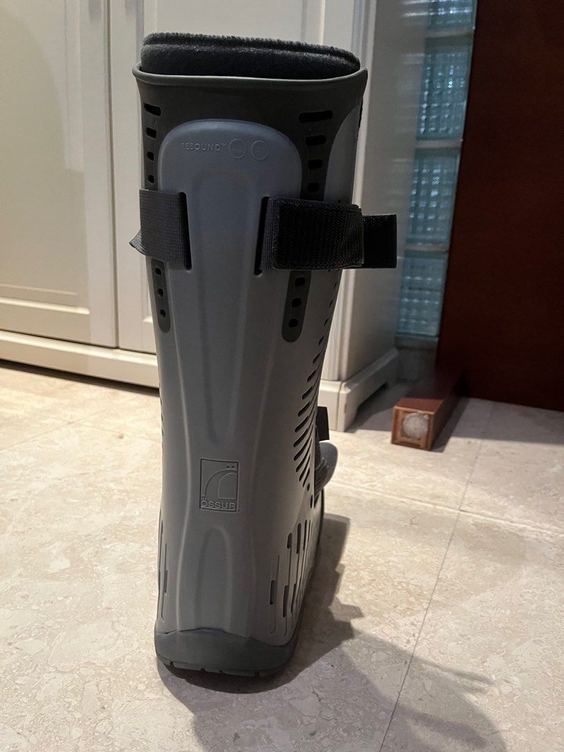 Ossur SGH Walking Boot Rebound Air Walker, Health & Nutrition