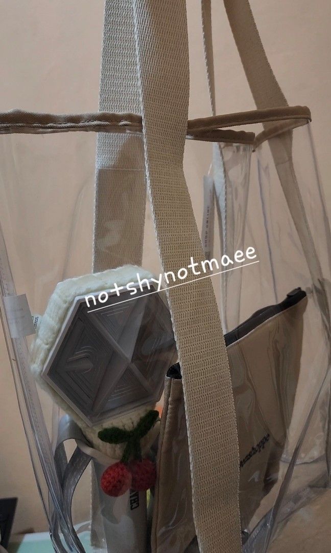 Penshoppe Clear tote bag [Discounted] (Category: Tote Bags) located in San Jose del Monte. Submitted by not__mea (Listing ID 1266061262, Image 2). Description: original price 799 brought during Chanyeol FM purchasing period can do sdd, free delivery via j&t within metro manila meetup in sm sjdm, fairview, venice grand canal mall.