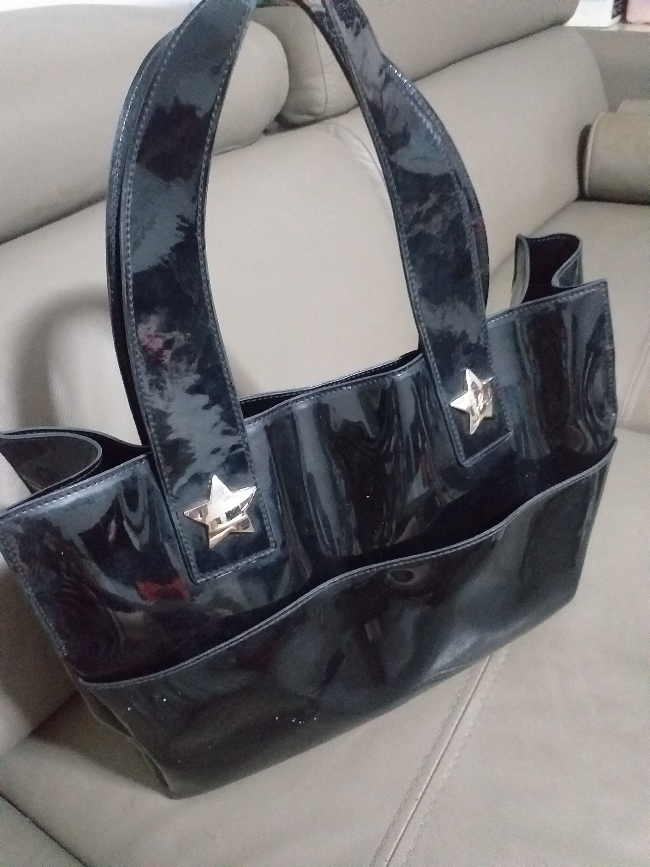 Agnes b. Shoulder/tote bag (Category: Bags & Wallets) located in Singapore. Submitted by 88188_swang (Listing ID 1266065643, Image 1). Description: Underusage.