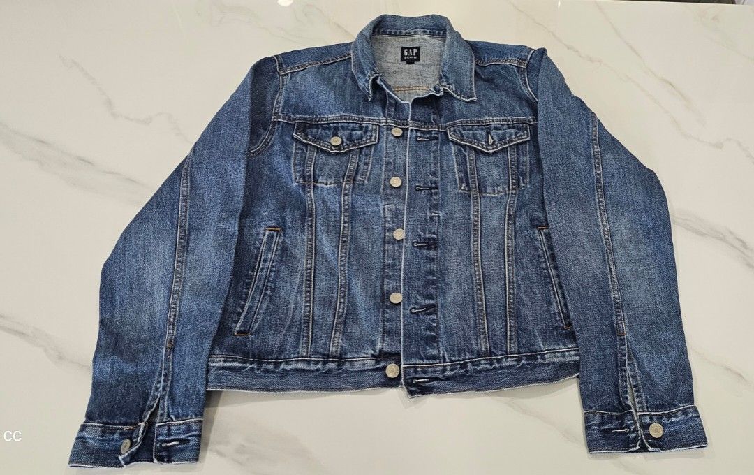 Preloved GAP Denim Jacket Size M Plus size Women s Fashion