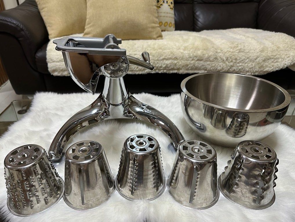 Saladmaster Set Food Processor and Mixing Bowl (Category: Cookware & Accessories) located in Quezon City. Submitted by declutters.bianca (Listing ID 1266059326, Image 1). Description: 💯 Authentic Saladmaster food processor and double walled mixing bowl 💯 Titanium Stainless steel ✔️Sold as a set already! RFS: Decluttering Product specs: ✔️ Food processor - The Saladmaster Food Processor includes: food guide, hopper, clutch plate, crank and handl