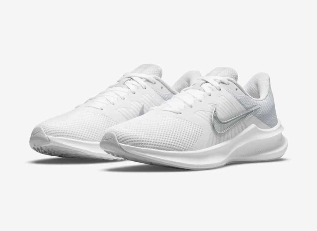 SALE lLAST PAIR NIKE WOMENS DOWNSHIFTER 11 RUNNING SHOES 8.5 ONLY