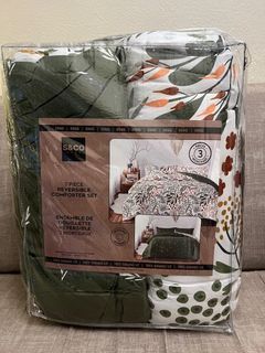 S&Co Home 3pc Reversible KING Comforter Set