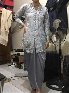 Set Kebaya Wanita