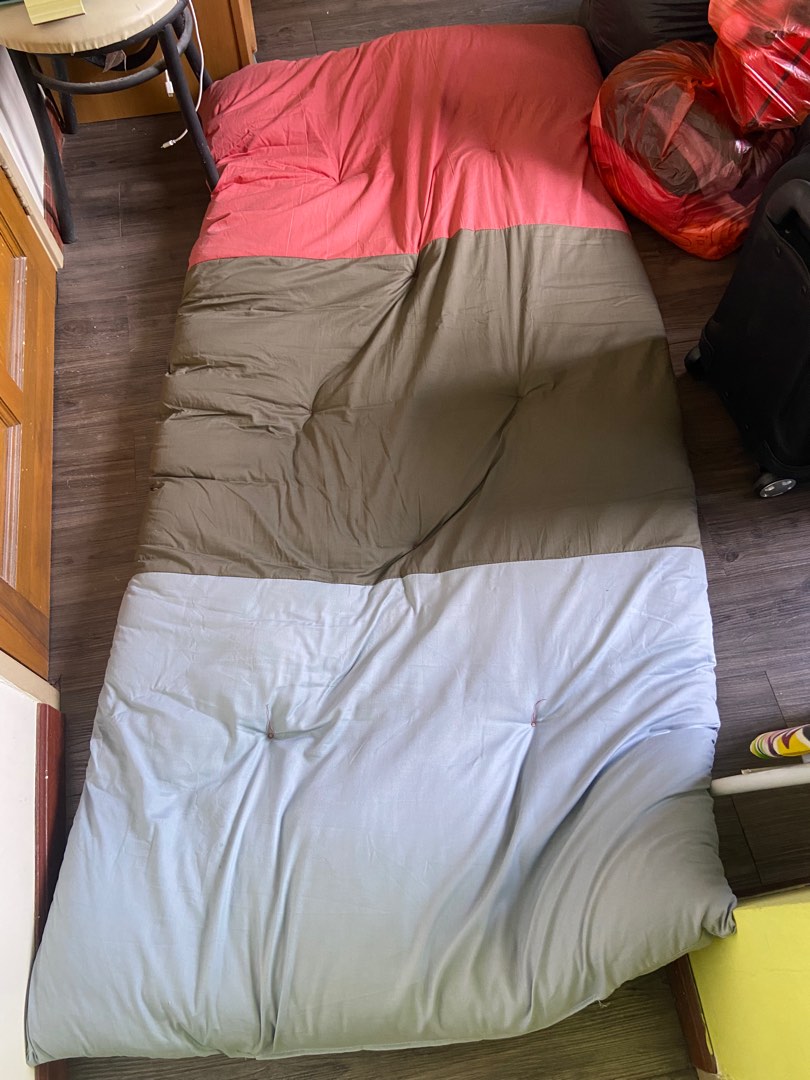 Single mattress 90cm x 180cm, Furniture & Home Living, Furniture, Bed