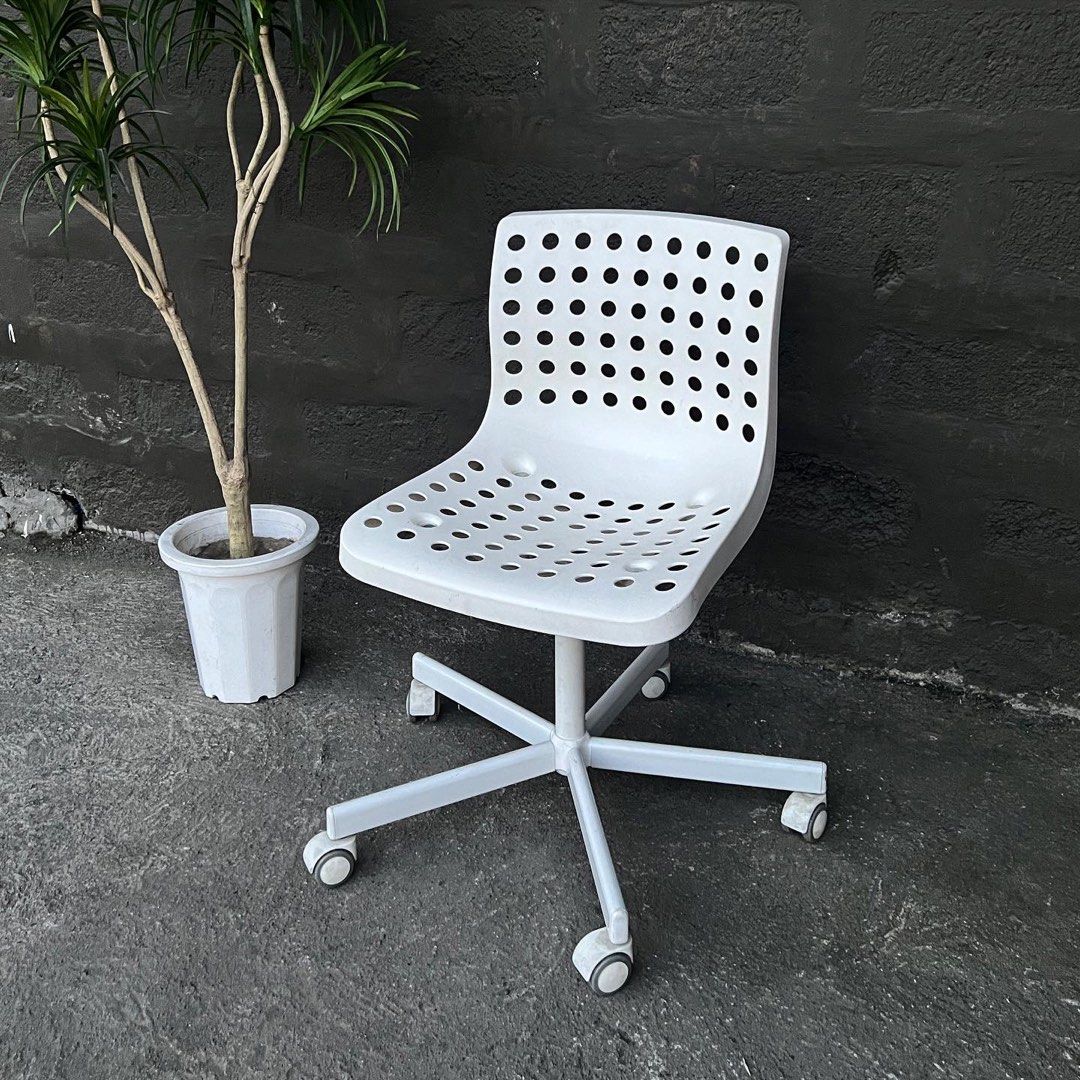 Skalberg sporren swivel desk chair Ikea 18 x 15 inches seat