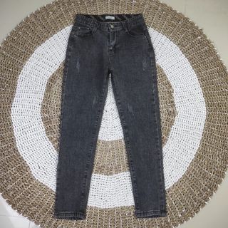 Skinny jeans wanita