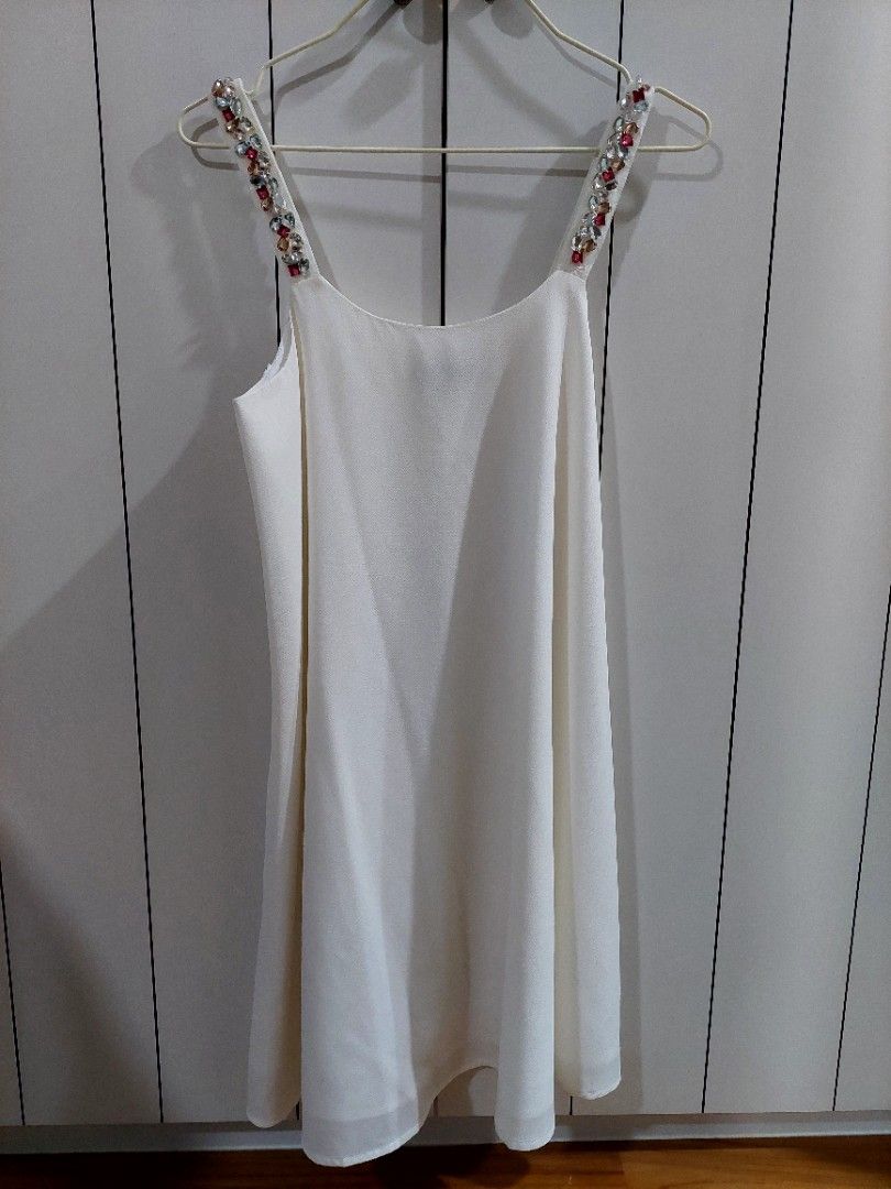Something borrowed white casual dress suitable for brunch or beach