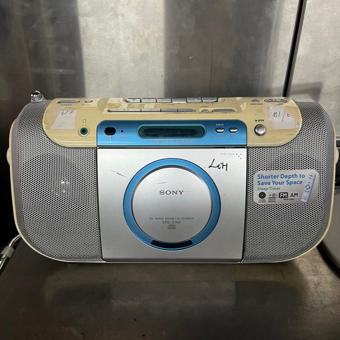 Sony CFDE100 Radio Cassette Player, Audio, Portable Music Players on