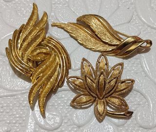 Vintage Semi Matte Gold Brooch Set (Japan)