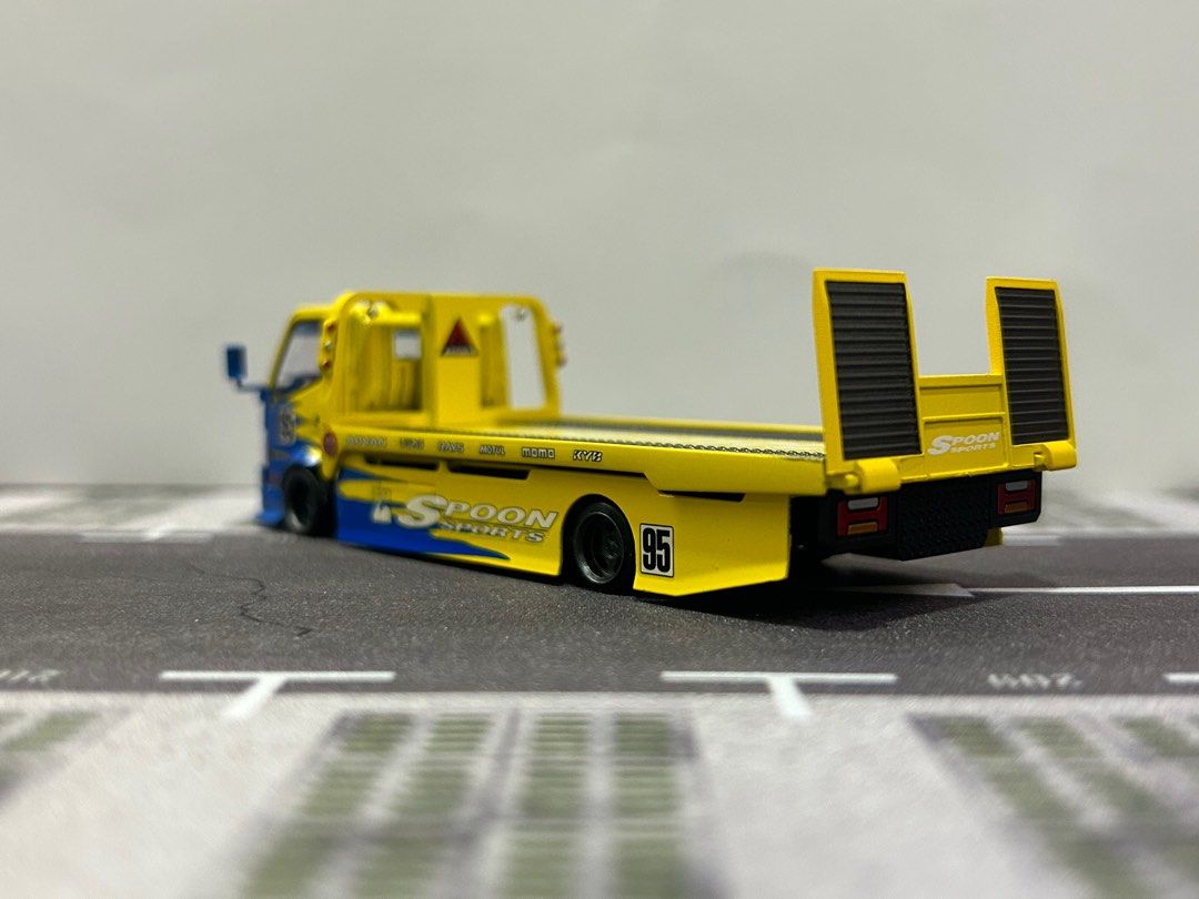 MicroTurbo Spoon Tow Truck