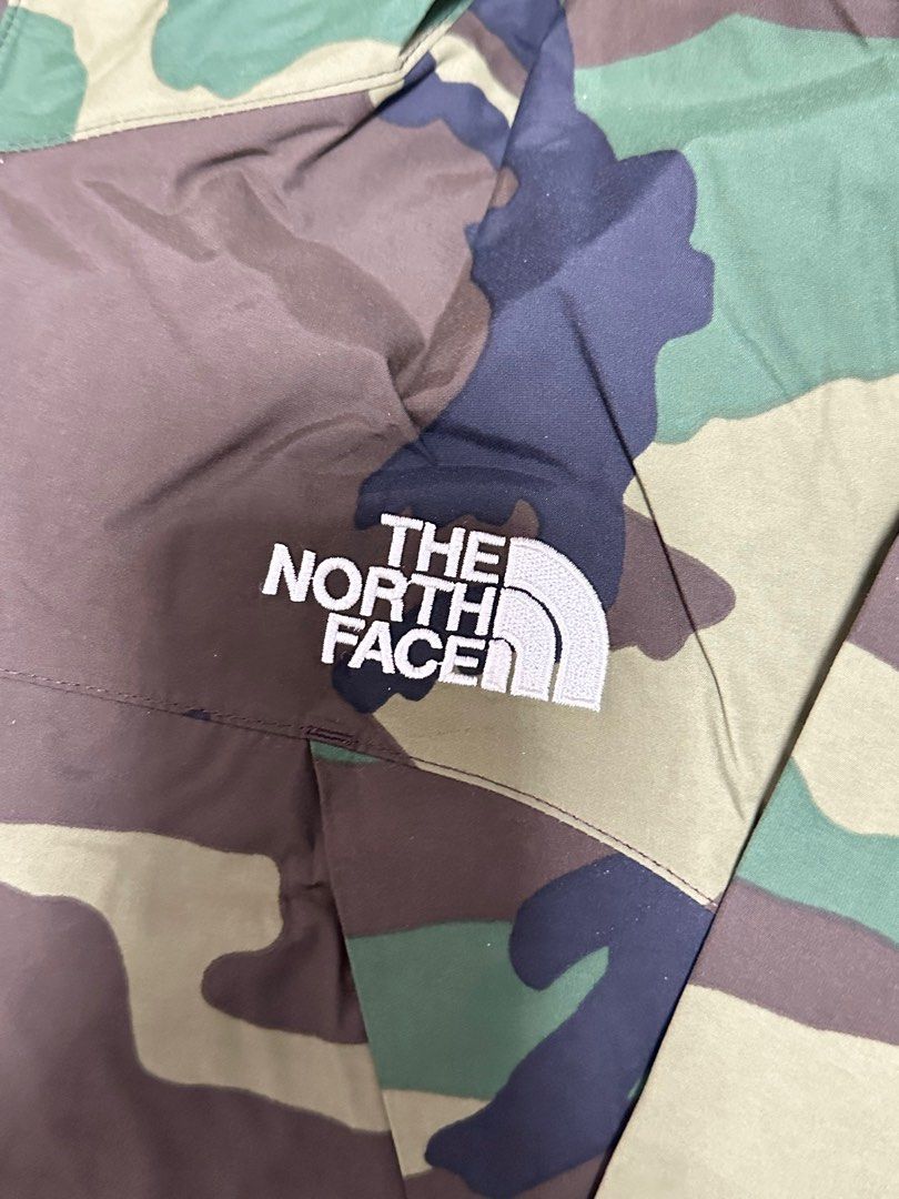 85% new> 日版The North Face Dot shot Jacket Size S 綠迷彩, 男裝