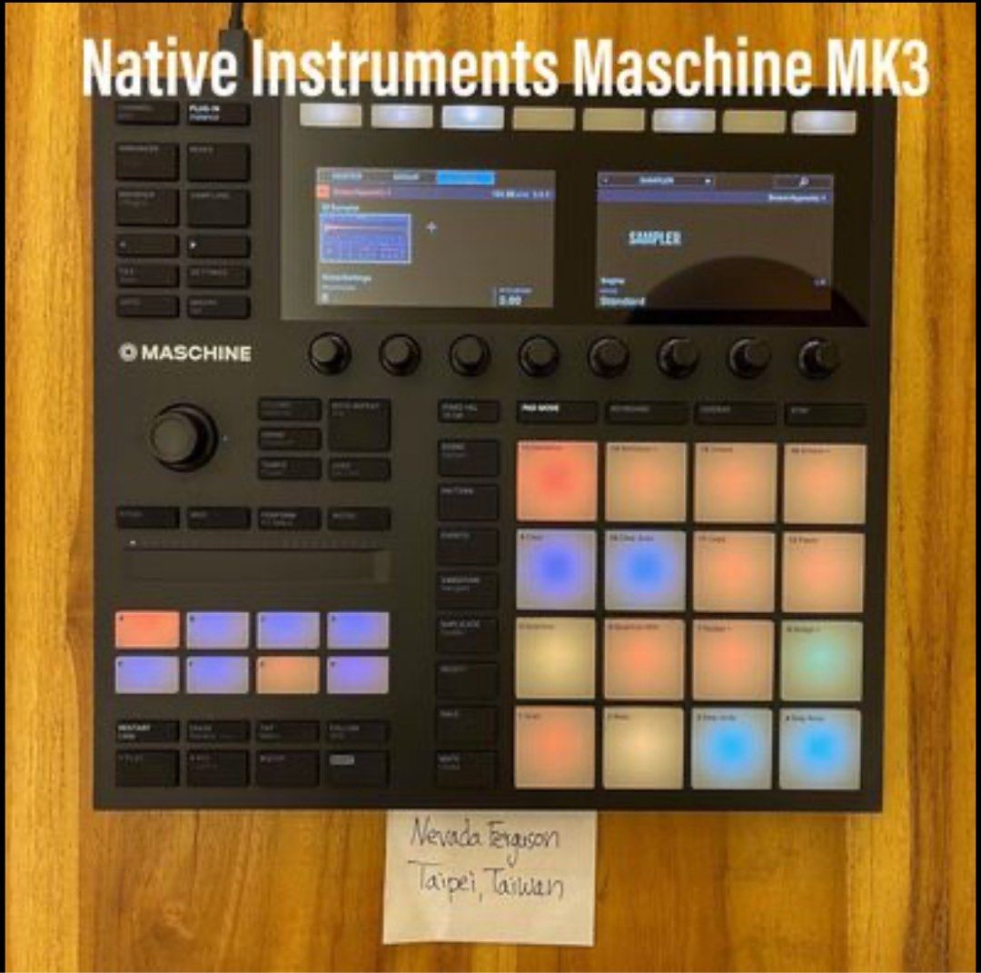 9/10 Native Instruments Maschine MK3 midi pad/ midi controller