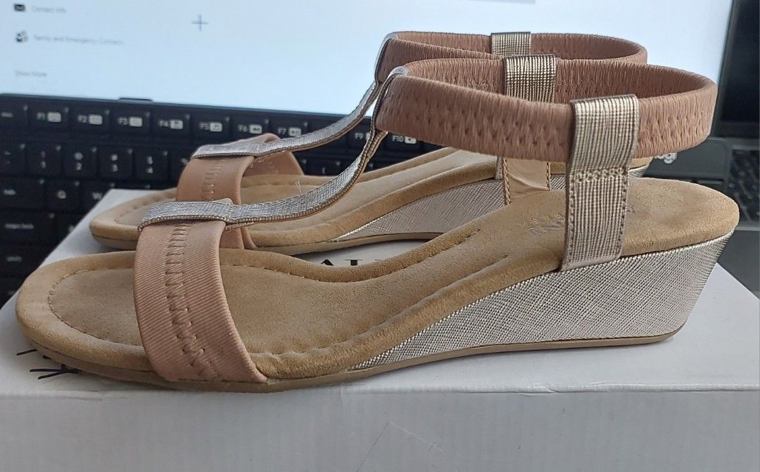 Alfani womens hotsell wedge shoes
