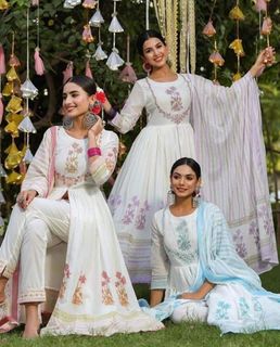 White simple on sale anarkali suit