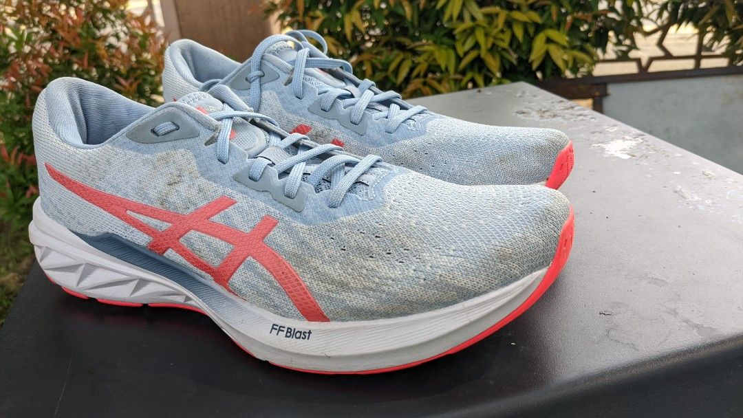 ASICS DYNA BLAST 2 Men s Fashion Activewear on Carousell