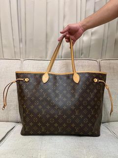 Authentic Louis Vuitton Neverfull MM w/ Pouch in Monogram
