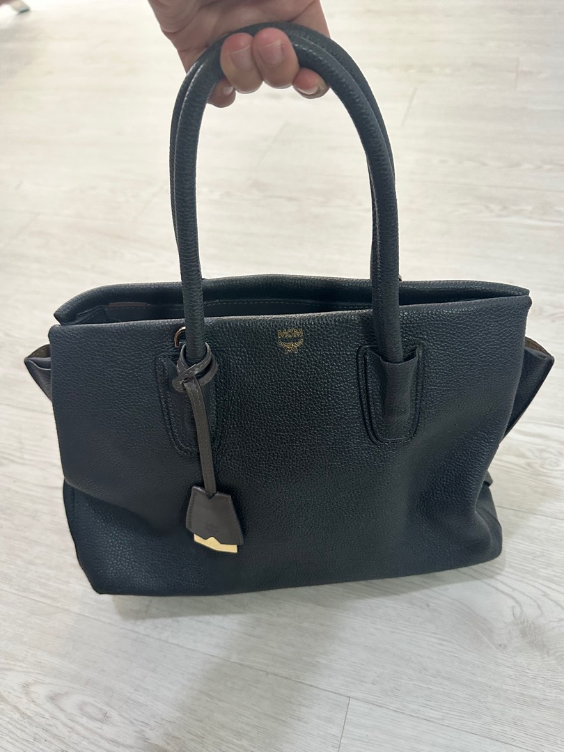Mcm milla hot sale medium black