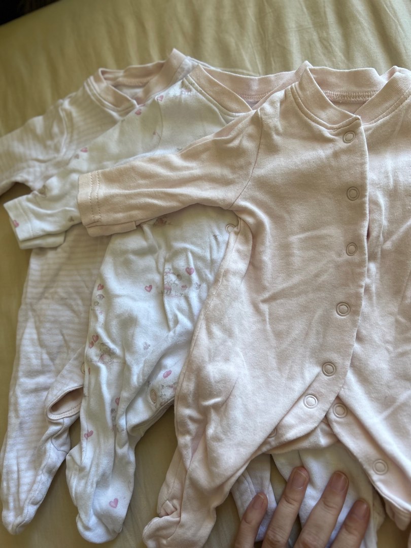 BB mothercare tiny baby size 0m bodysuit