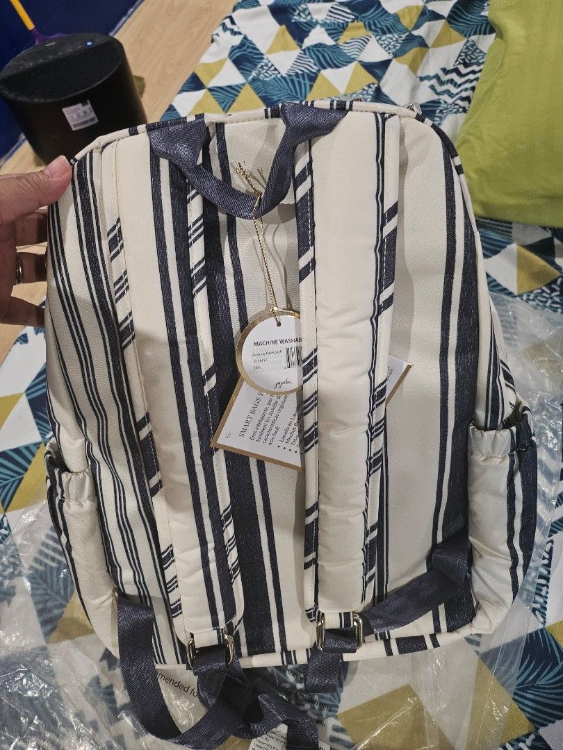 BN jujube zealous teatime (Category: Diaper Bags & Wetbags) located in Malabon City. Submitted by micachuu (Listing ID 1266150251, Image 2). Description: BN zealous tea time complete with changepad.