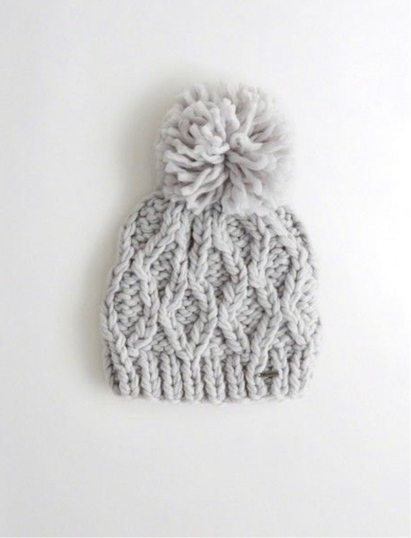 BNWT Hollister Knitted Grey Beanie with Pink Pompom, Women's