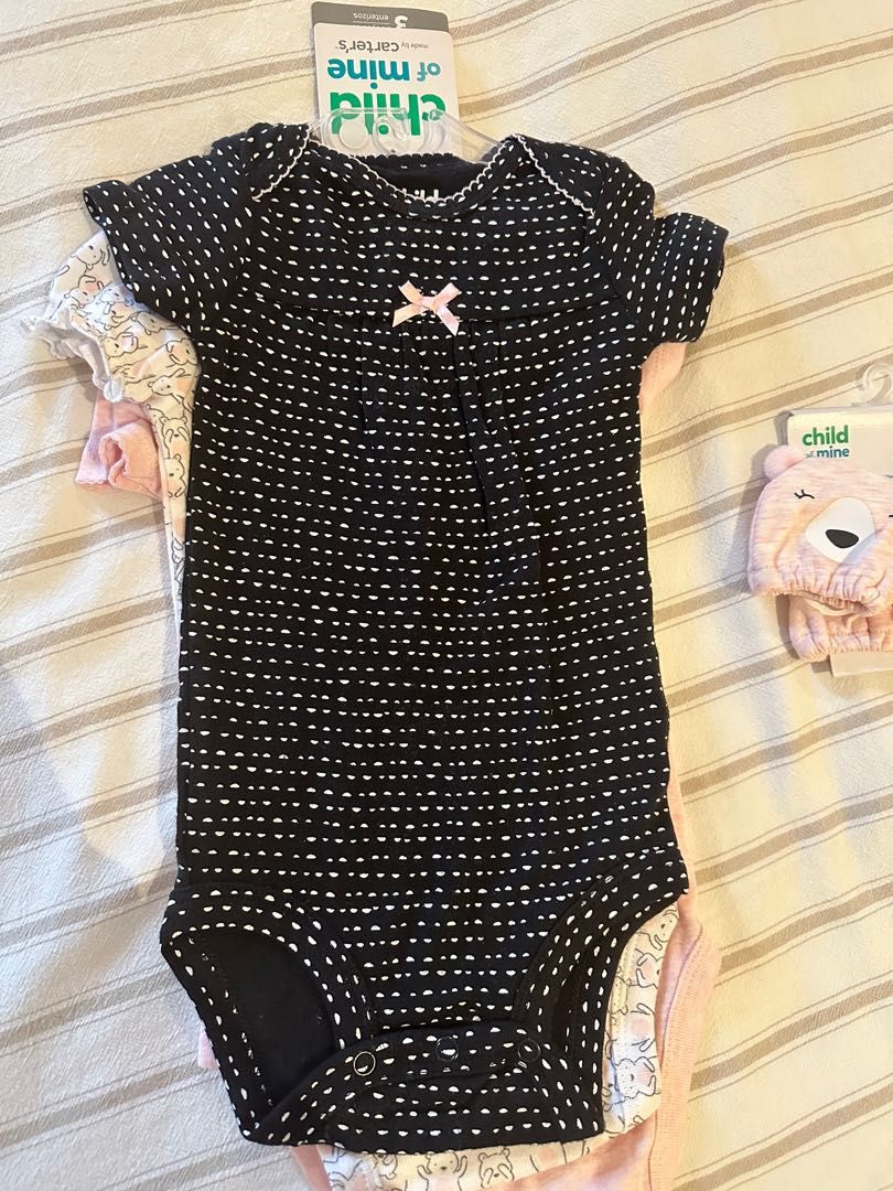 Carter onesies outlet with mittens