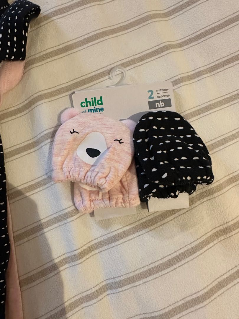 Brand new Carters set of 3 onesies w mittens for 3 6M Babies
