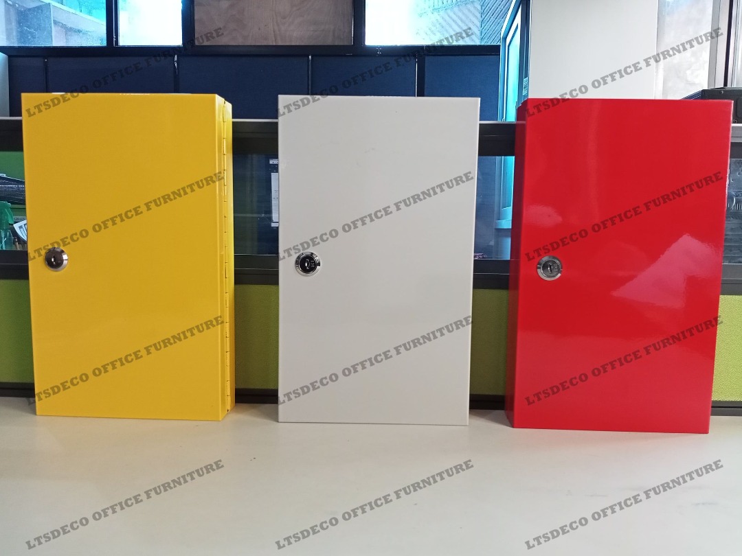 BRANDNEW KEY HOLDER OFFICE / OFFICE PARTITION, Furniture & Home Living