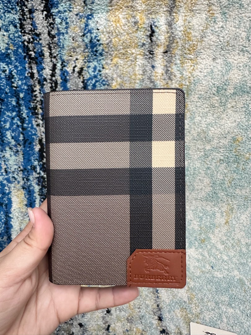 BURBERRY PASSPORT HOLDER
