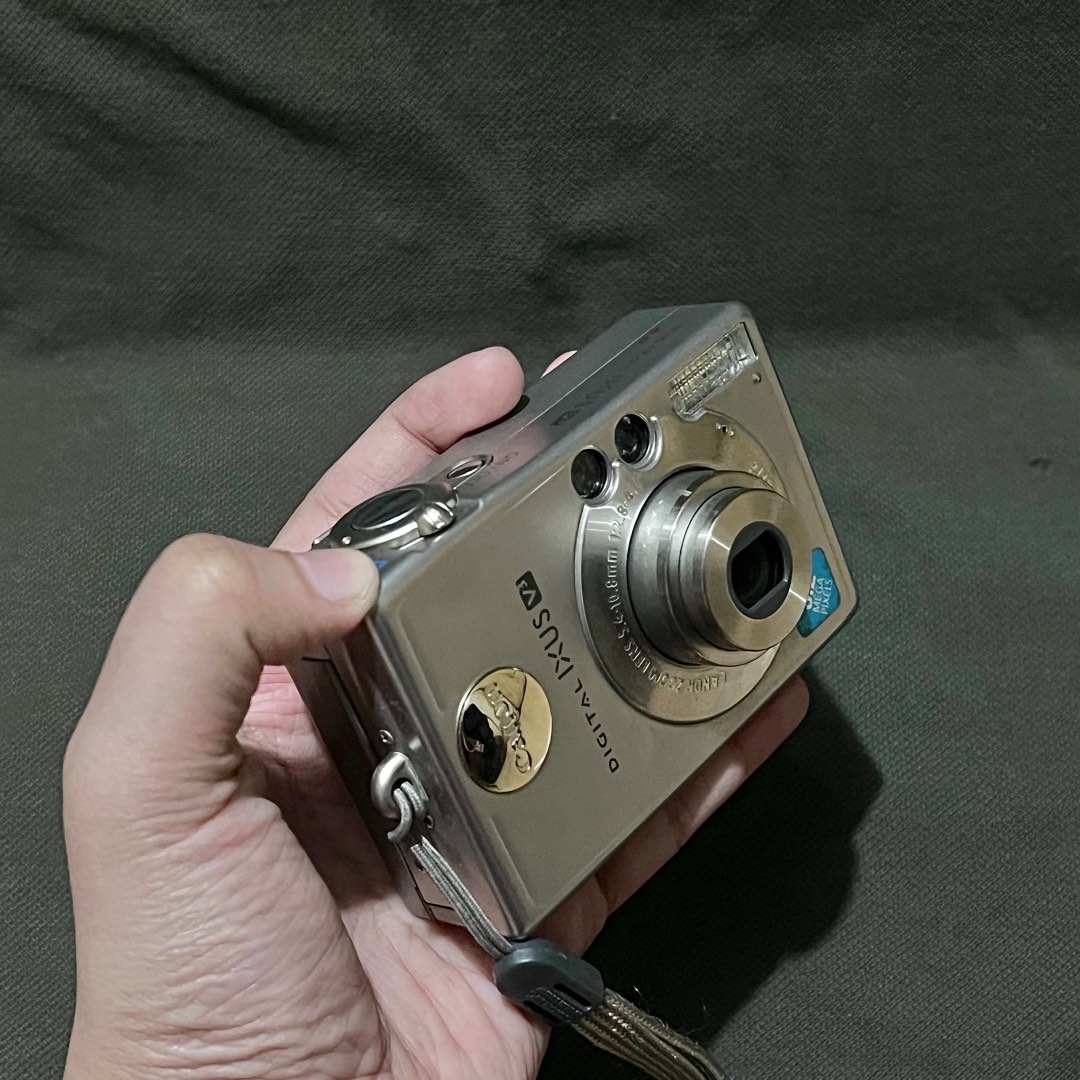 Canon Ixus v3 Digital Camera (Digicam), Photography, Cameras on Carousell