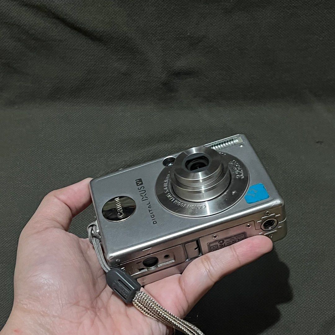 Canon Ixus v3 Digital Camera (Digicam), Photography, Cameras on Carousell