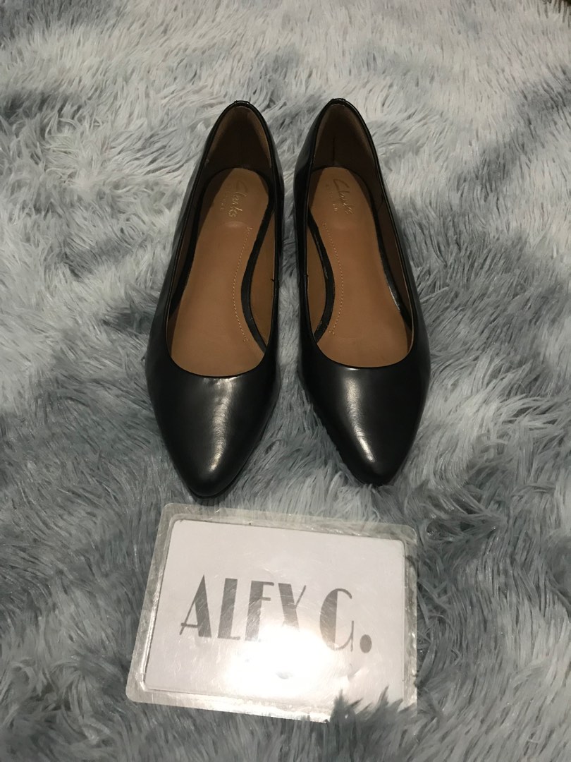 Clarks artisan hotsell flats