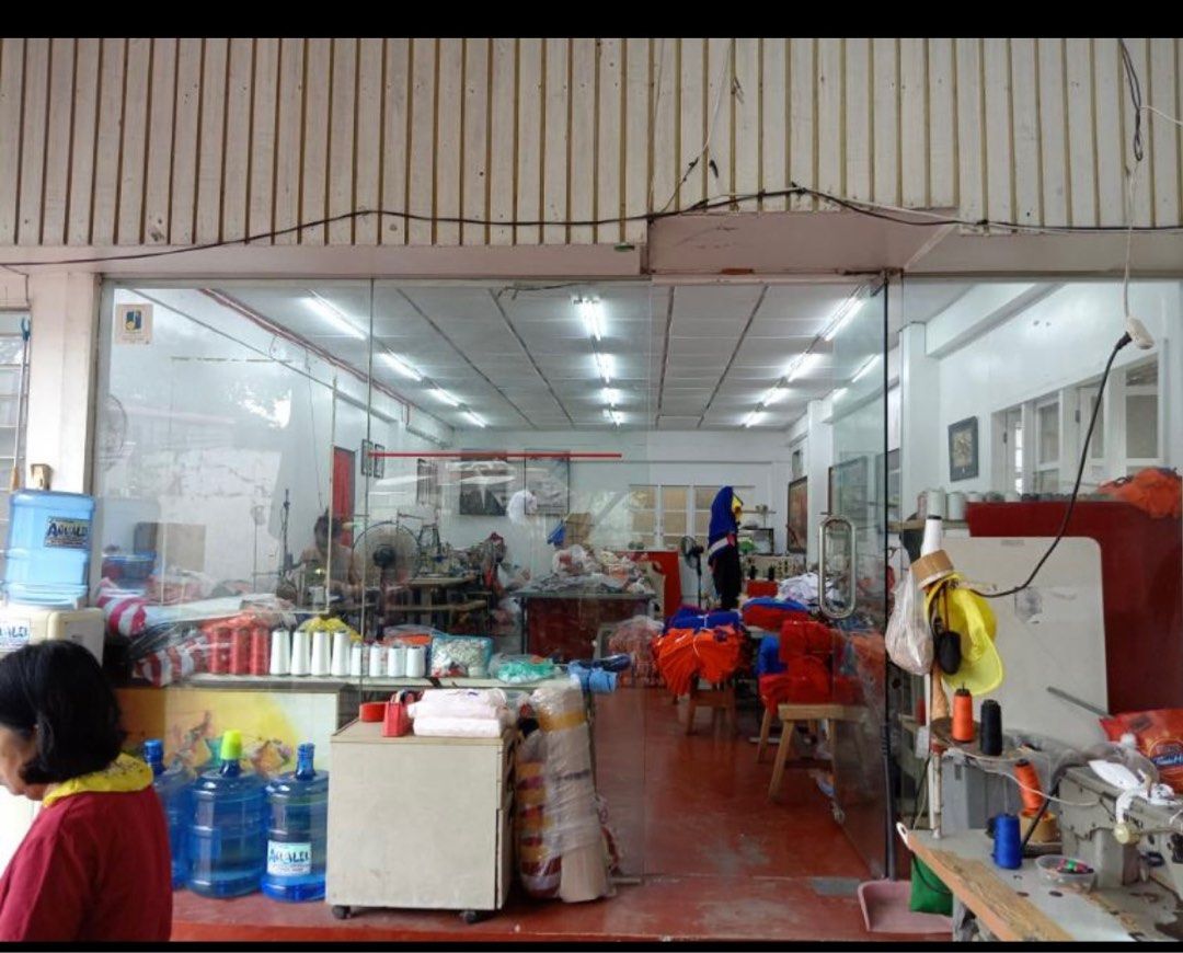 Commercial property for rent (Category: House & Lot) located in Quezon City. Submitted by jandbeyond (Listing ID 1266119897, Image 2). Description: Along Kamias Road Lot area: 512 sq .
