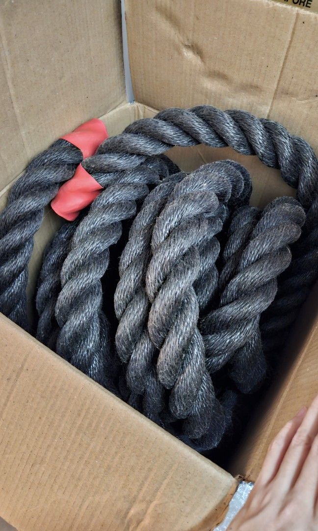 Decathlon battle deals ropes