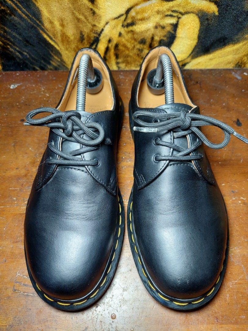 DR. MARTENS 1461 SIZE 8 MEN. WOMEN 9 Men s Fashion Footwear