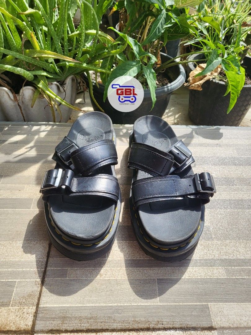 Pretty discount green sandals