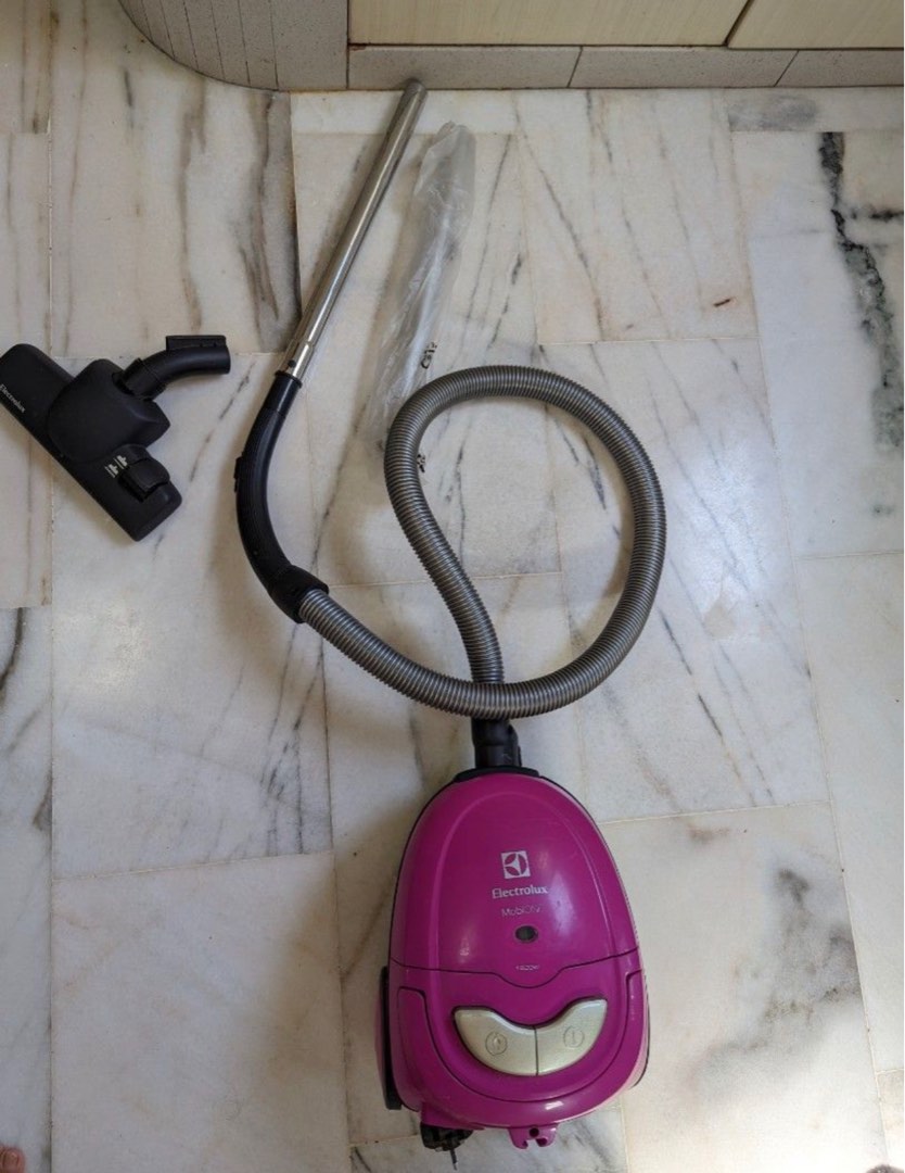Electrolux vacuum cleaner, TV & Home Appliances, Vacuum Cleaner ...