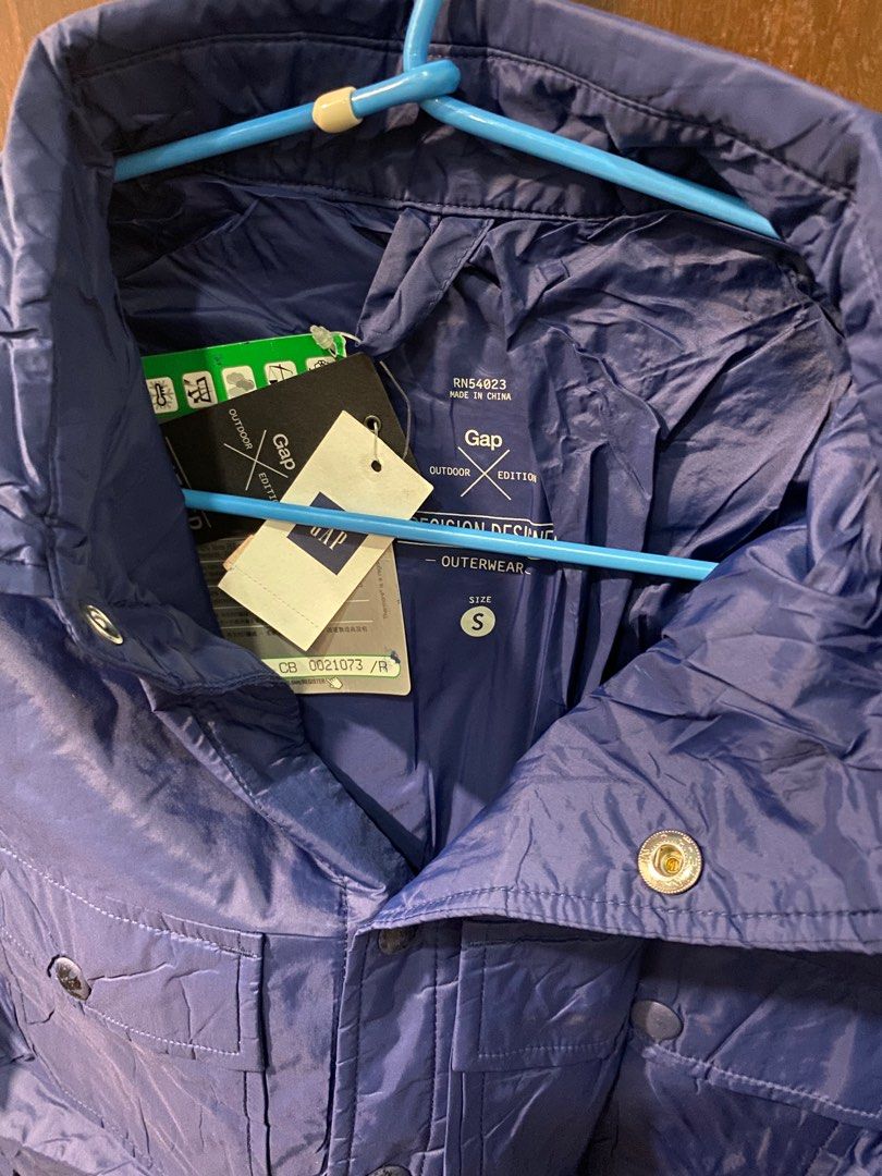 Gap windbreaker jacket