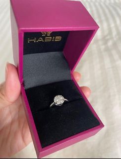 Habib 375/9k white gold Ring Size 9