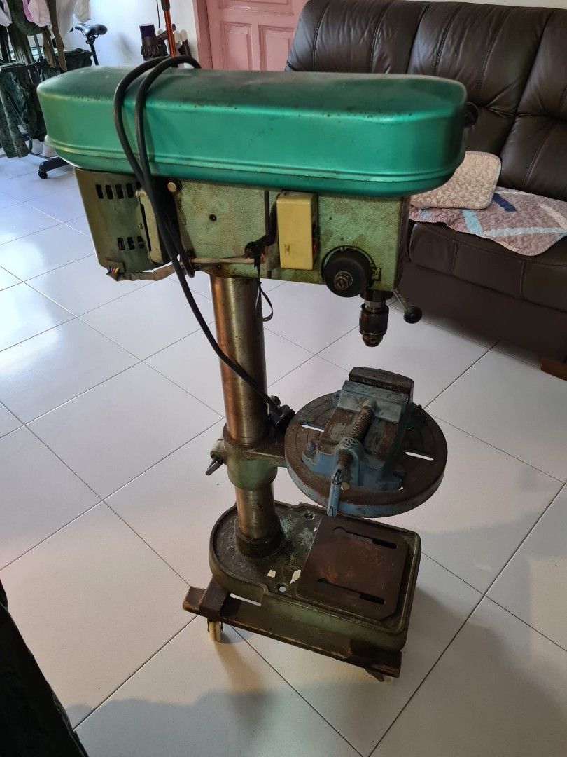 Hitachi 13mm bench drill, Furniture & Home Living, Home Improvement & Organisation, Home