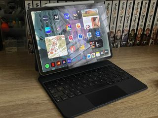 iPad Pro 2nd Gen 11-in  (128gb) with Magic Keyboard & Apple Pencil 2nd Gen