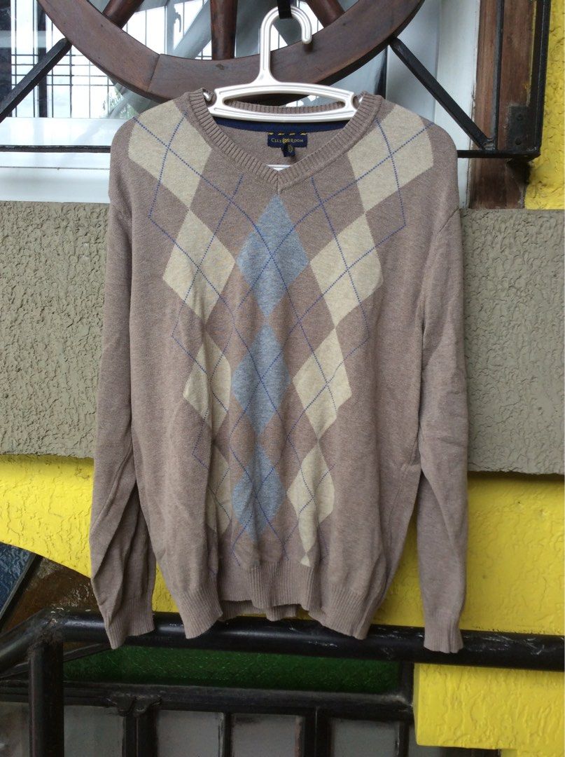 L - Club Room Argyle Sweater (Category: Coats, Jackets and Outerwear) located in Cavite. Submitted by hellomiming (Listing ID 1266133002, Image 1). Description: Preloved - EUC-Like New - Boys Teens L - Club Room Argyle Sweater ▪️Personal preloved of my pamangkin. Used but still in excellent condition. ▪️Size:L on tag. Boy is half american so build may be different from teenage Filipino boys. Please refer to measurements on photos. FAQs: ✅LAST PRI