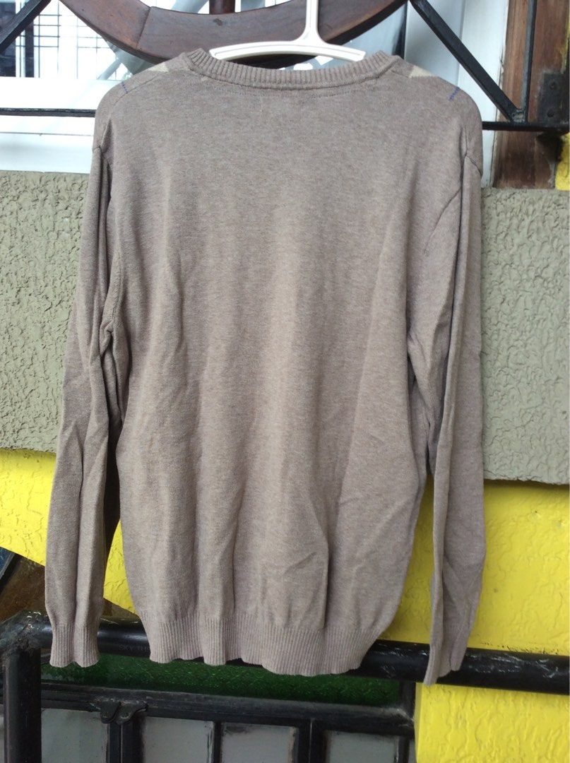 L - Club Room Argyle Sweater (Category: Coats, Jackets and Outerwear) located in Cavite. Submitted by hellomiming (Listing ID 1266133002, Image 2). Description: Preloved - EUC-Like New - Boys Teens L - Club Room Argyle Sweater ▪️Personal preloved of my pamangkin. Used but still in excellent condition. ▪️Size:L on tag. Boy is half american so build may be different from teenage Filipino boys. Please refer to measurements on photos. FAQs: ✅LAST PRI