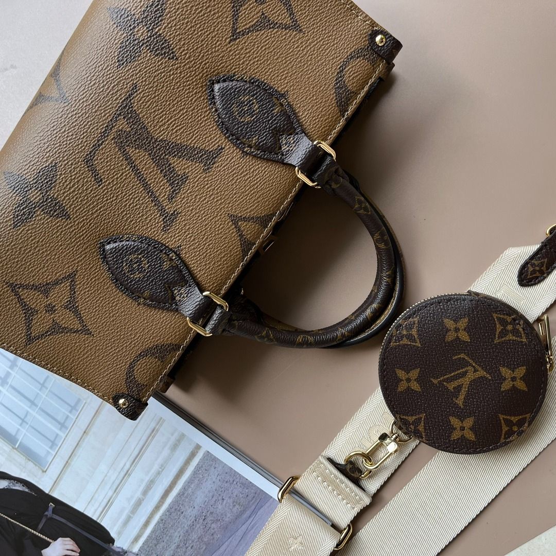Louis Vuitton OnTheGo East West M46653 
