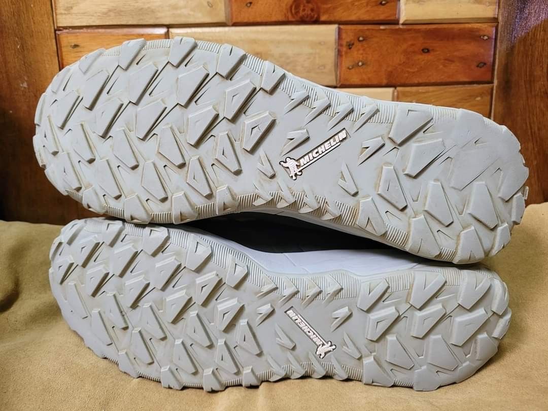 MAMMUT RUBBER SHOES ( US 11 ) (Category: Sneakers) located in Baguio. Submitted by Choosehere22 (Listing ID 1266090434, Image 3). Description: maganda rin etong mammut US 11 MEDYO MAY KUNTING FLAWS SA MAY TALIHAN BUT STILL MAGANDA.