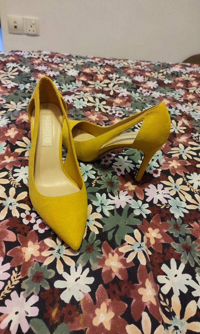 Mango yellow high heels