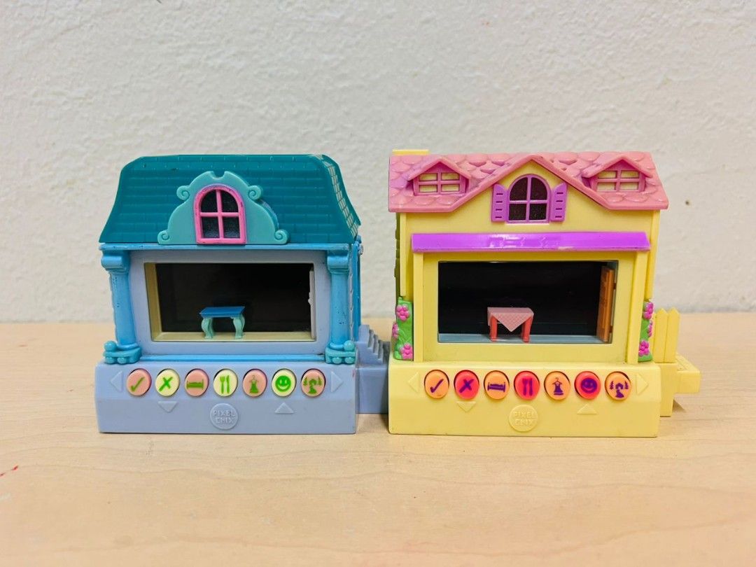 Mattel 2005 Pixel Chix Cottage House Tamagotchi